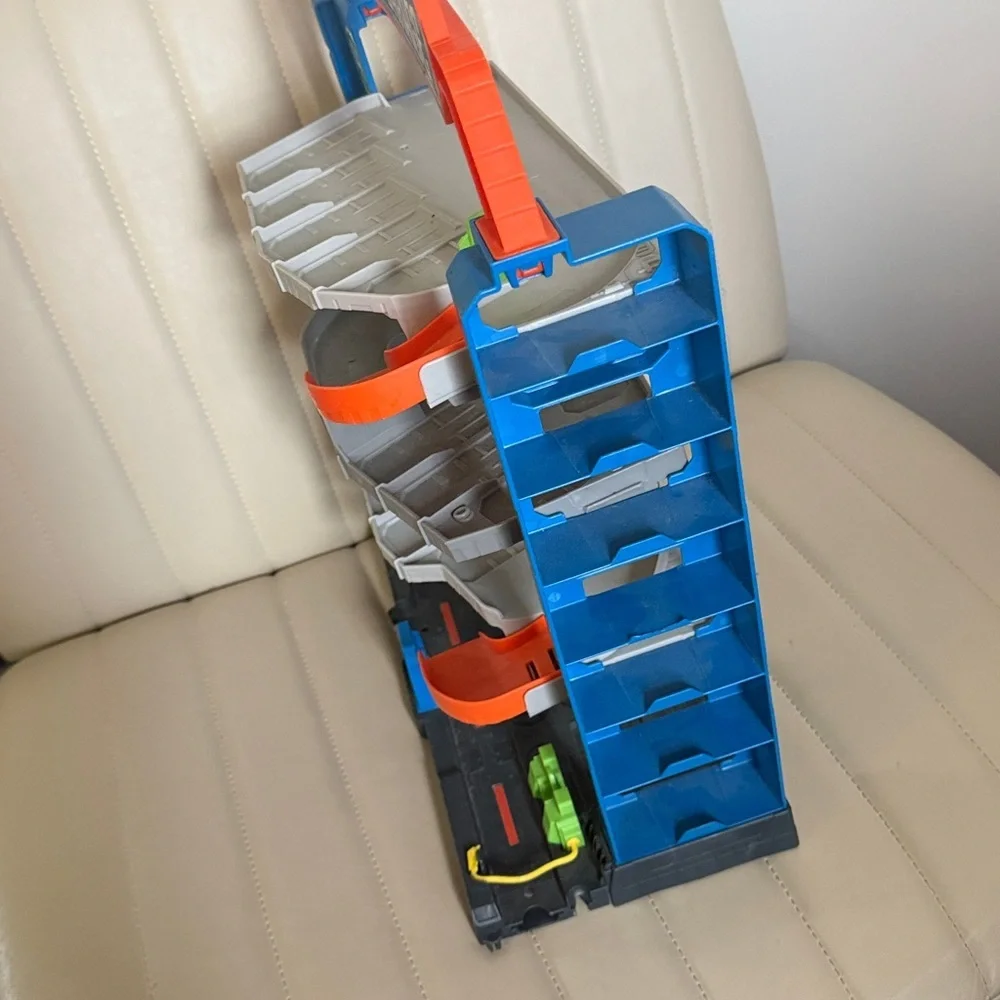 Stunt Garage Playset - Blue/Gray/Orange Hot Wheels as is